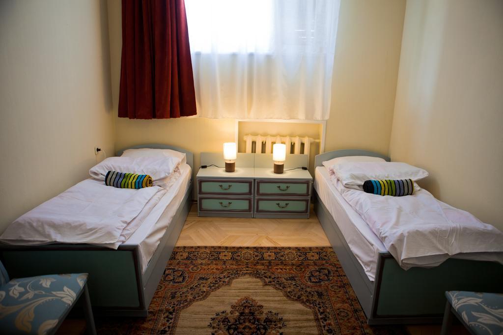 Hostel Mountain 13 ティビリシ エクステリア 写真